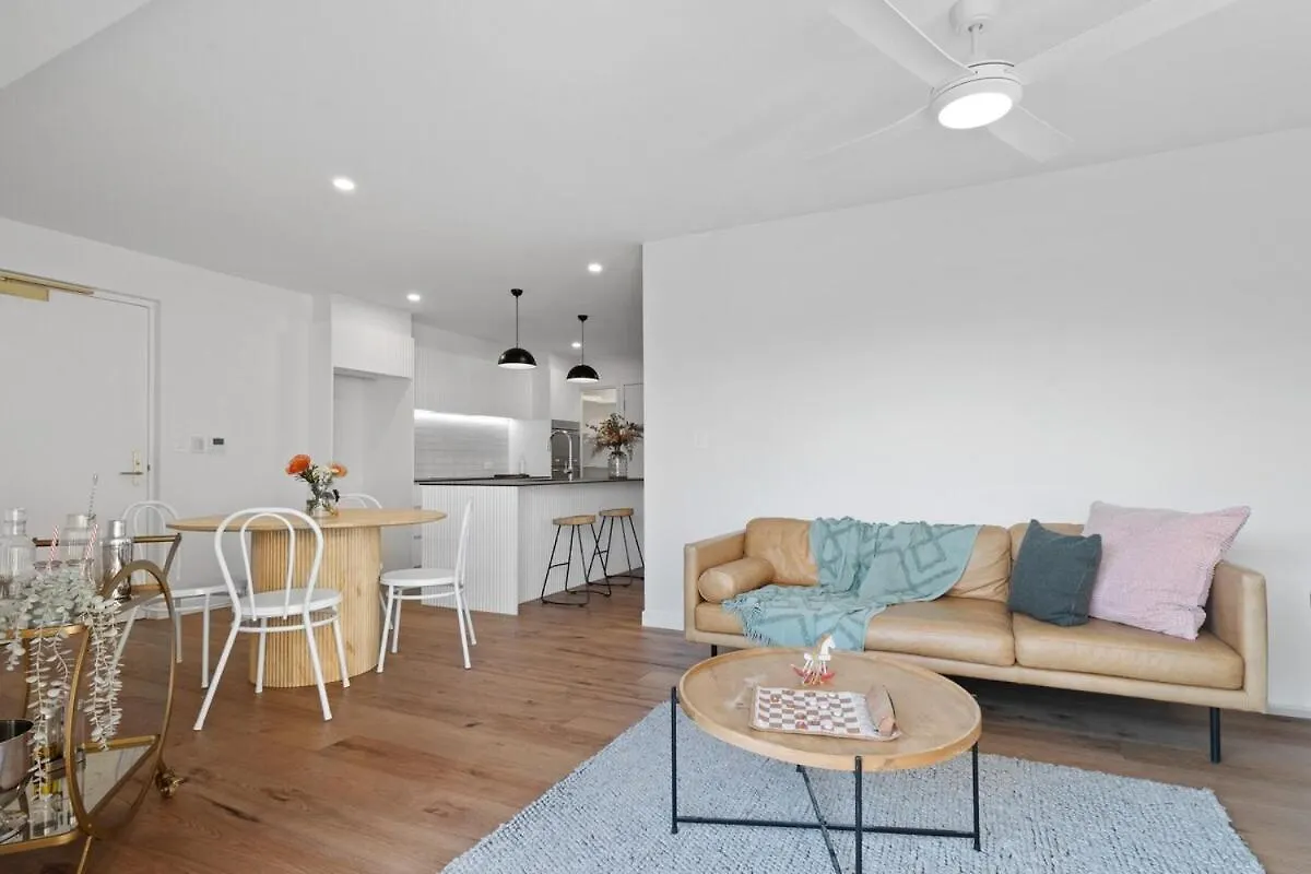 2 Bed Close To Wesley Hospital & Suncorp Stadium Brisbane